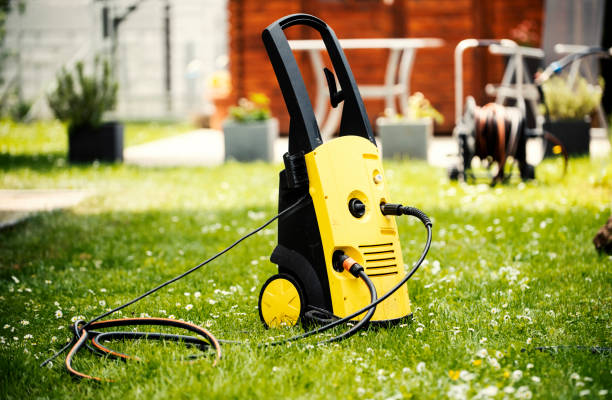 Best Gutter Cleaning  in Ishpeng, MI